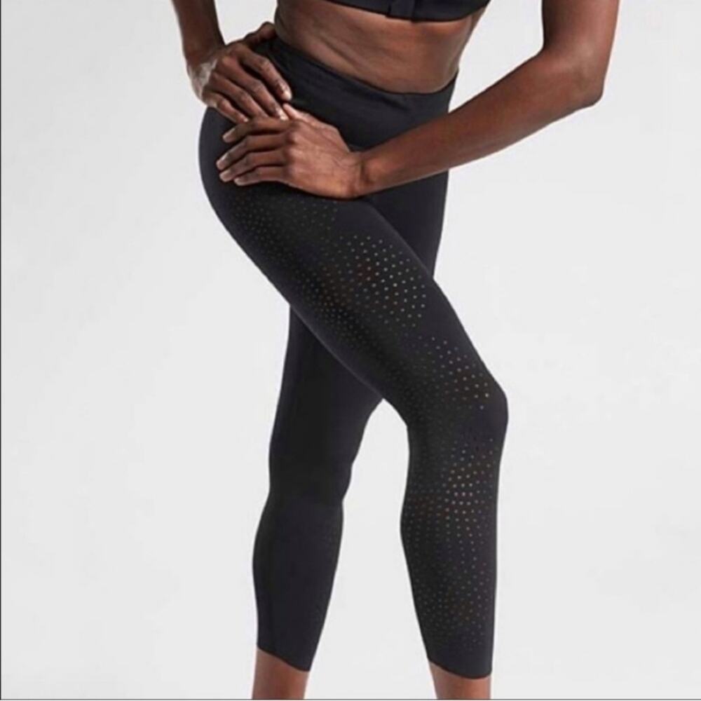 Athleta Velocity Laser Cut Perforated Capri Leggings Black size XS